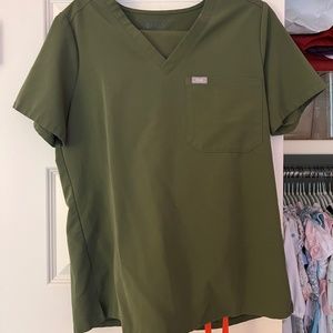 Figs one pocket scrub top